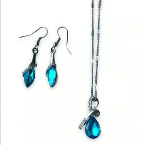 Light blue/silver necklace and earrings